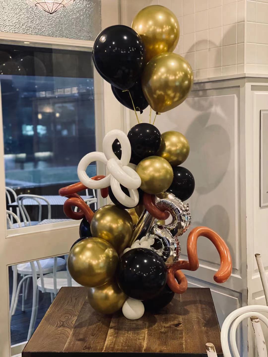 Small table column with personalized letter