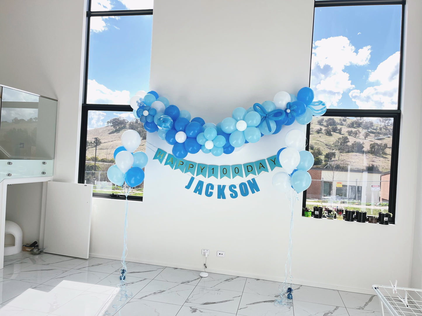 Organic garland+Helium balloons+Personalized name flag